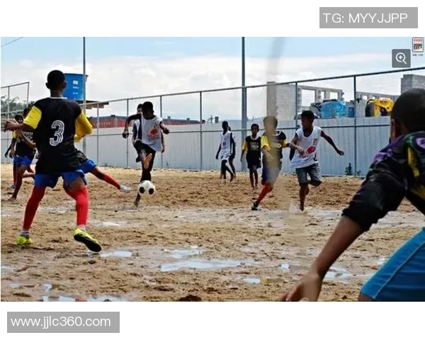 从贫困街头到世界巅峰 足球巨星们的奋斗与荣耀之路