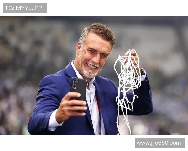 巴蒂斯图塔:阿根廷足球传奇之路与不朽经典时刻 巴蒂斯图塔:阿根廷足球传奇之路与不朽经典时刻