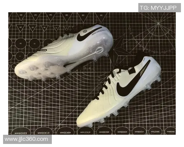 球星推荐的顶级足球鞋款解析及选择指南