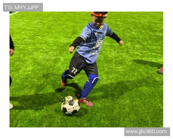 聚焦头像足球星14全面解读绿茵赛场背后的传奇故事