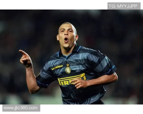 通过照片挑战你的足球知识，猜出这些明星球员的真实身份